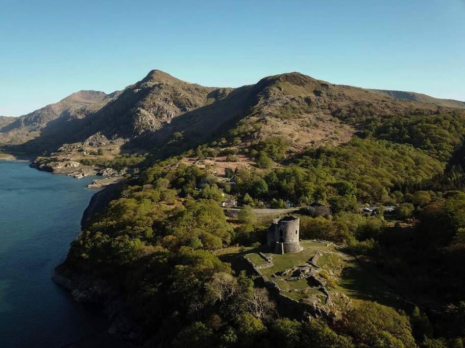 Perfect For Snowdon. Groups, Families+Dogs Welcome 兰贝里斯 外观 照片