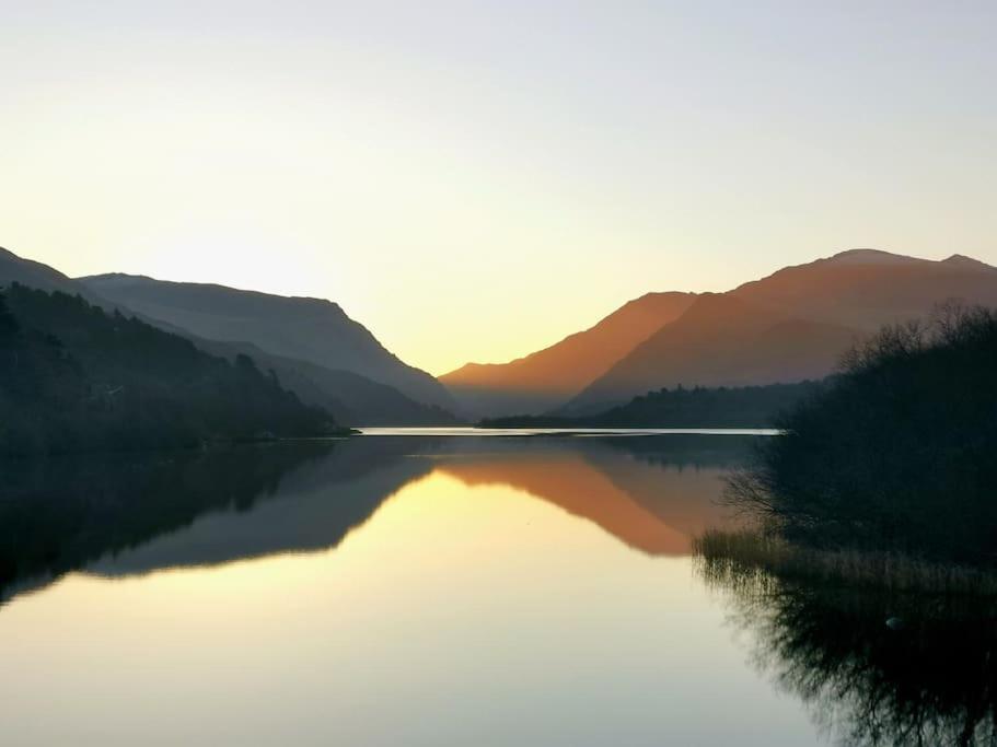 Perfect For Snowdon. Groups, Families+Dogs Welcome 兰贝里斯 外观 照片