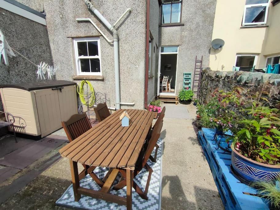 Perfect For Snowdon. Groups, Families+Dogs Welcome 兰贝里斯 外观 照片