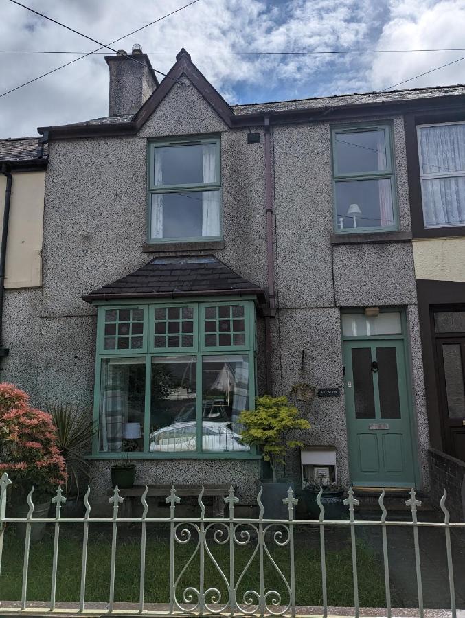 Perfect For Snowdon. Groups, Families+Dogs Welcome 兰贝里斯 外观 照片